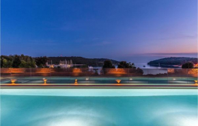 Stunning Apartment In Banjole With House Sea View